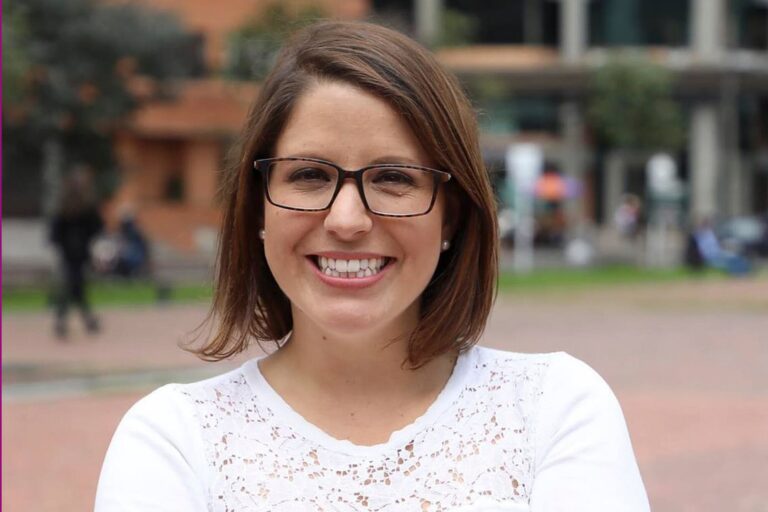 Juanita Goebertus: La Argentina redujo la inflación, pero el deterioro institucional permanece