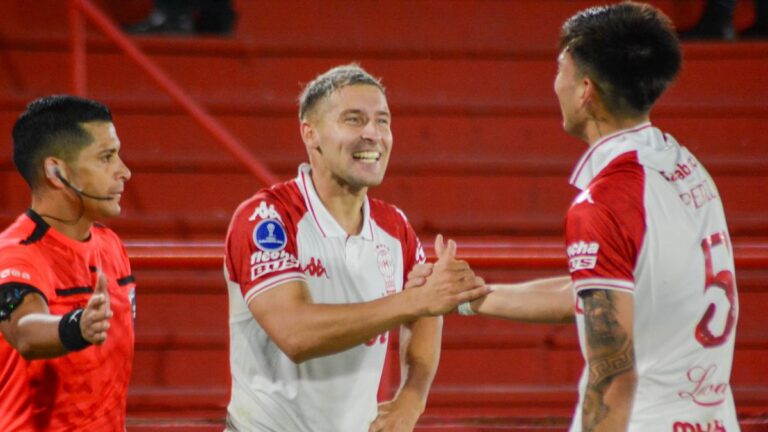 A puro gol, Huracán armó un show en la Copa Sudamericana