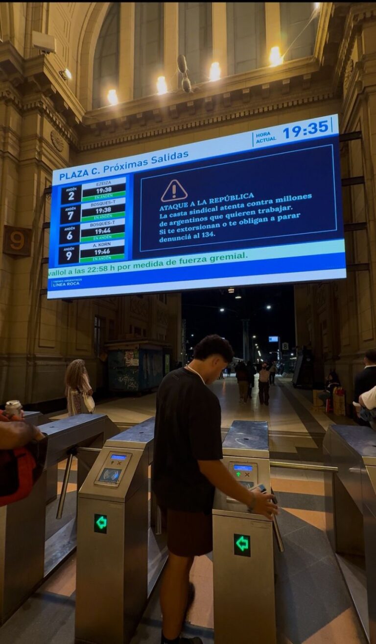 El gobierno dice que el paro de la CGT es un «ataque a la República»