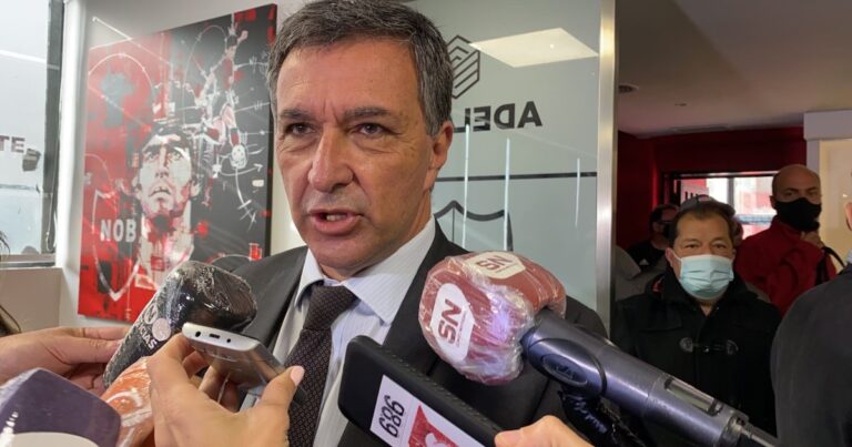 El presidente de Newell’s explicó que protegió a los niños por la foto con Malcorra