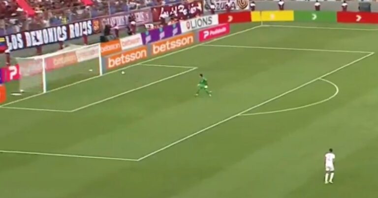 Video: insólito gol en contra de Bolivia para poner en Ventaja a Venezuela