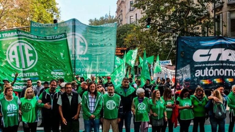 ATE convocó a un paro el próximo miércoles y llamó a acompañar a Cristina Kirchner a Comodoro Py