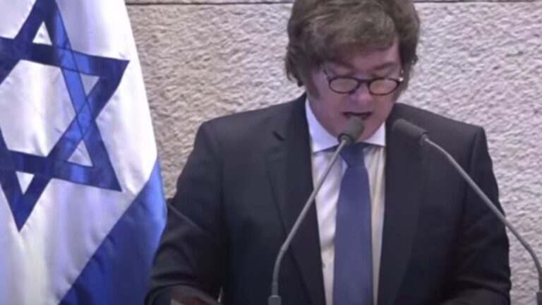 Milei apoya al genocida Netanyahu y ataca a Greta Thunberg
