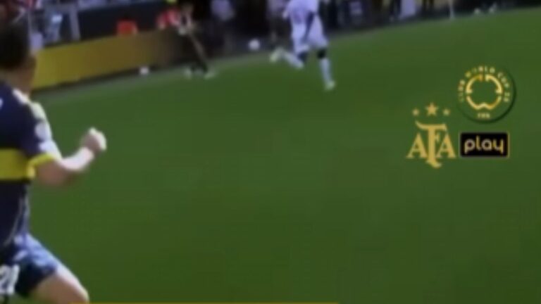 La curiosa reacción del árbitro al caño de Lautaro Blanco y el gol de Merentiel: «Túnel»