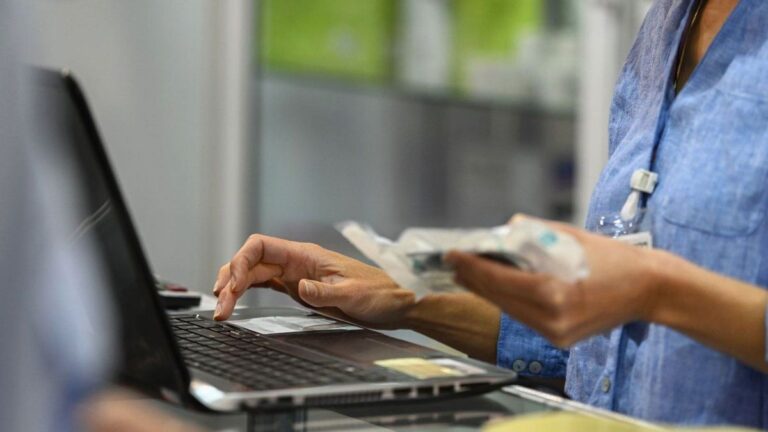 En abril volvió a caer el salario registrado: quedó por debajo del índice de inflación