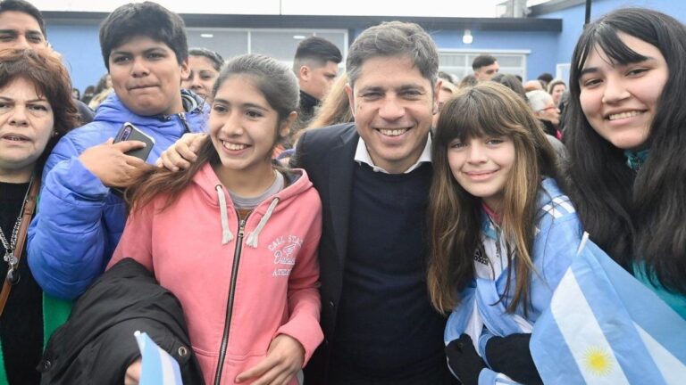 Kicillof marcó distancia del ajuste de Milei: «En Provincia la obra pública no se detiene»