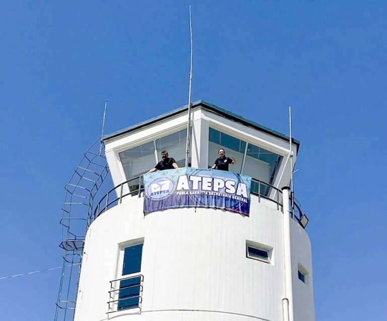 Dictan la conciliación obligatoria a controladores aéreos