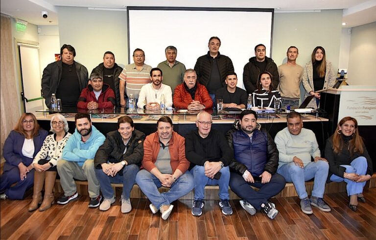 Luz y Fuerza presentó oficialmente la lista Azul y Blanca