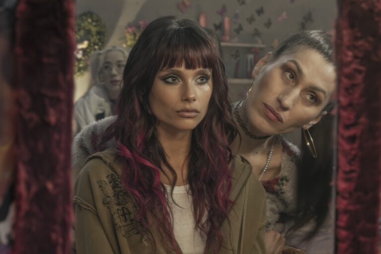 Los estrenos de Netflix de agosto: del esperado debut de En el barro a la segunda temporada de Merlina