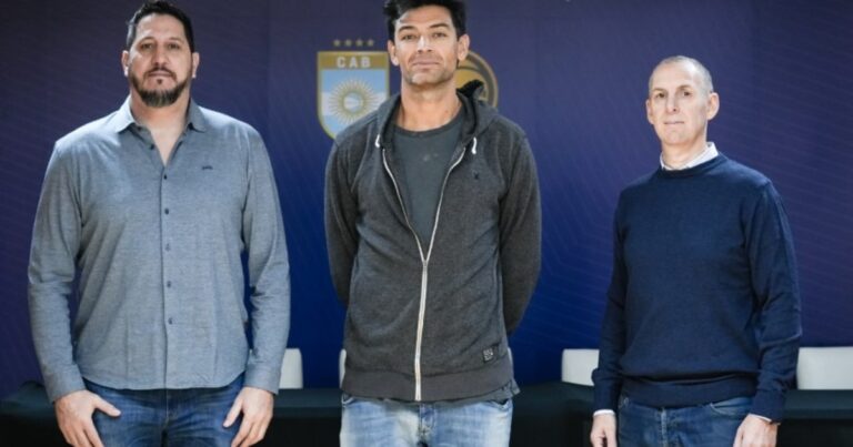 Cabeza y técnico: Delfino continúa perfeccionándose como entrenador