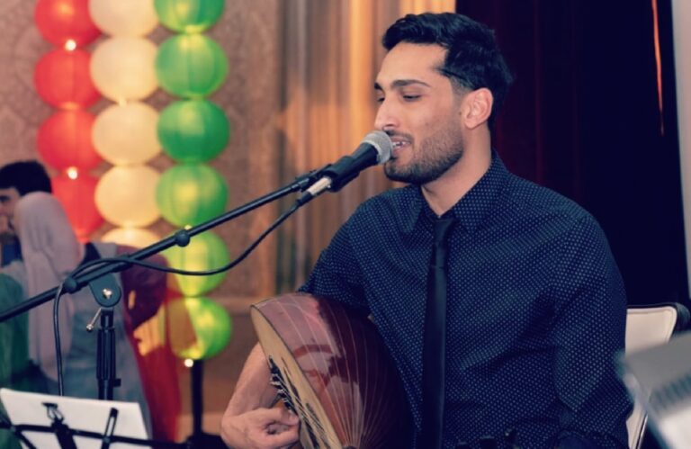 Es músico y tenía el recibo de su green card, pero igual fue detenido por el ICE en California: Salga del auto