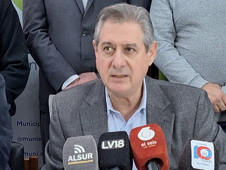 El intendente Omar Felix le envió su enojo a Alfredo Cornejo por obras en el sur