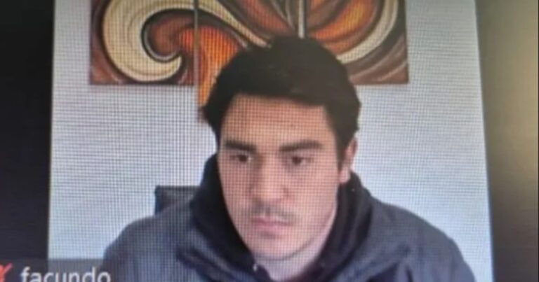 Un condenado por abuso sexual se arrancó la tobillera y se escapó en plena audiencia judicial