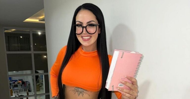 Juveniles del Paranaense se sacaron una foto con una actriz porno y fueron expulsados del club