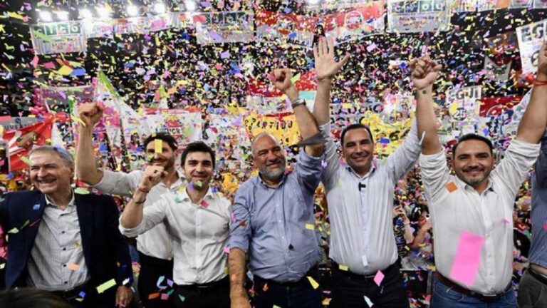 Gobernadores de Provincias Unidas se desmarcan y van por el voto «blando» de Javier Milei