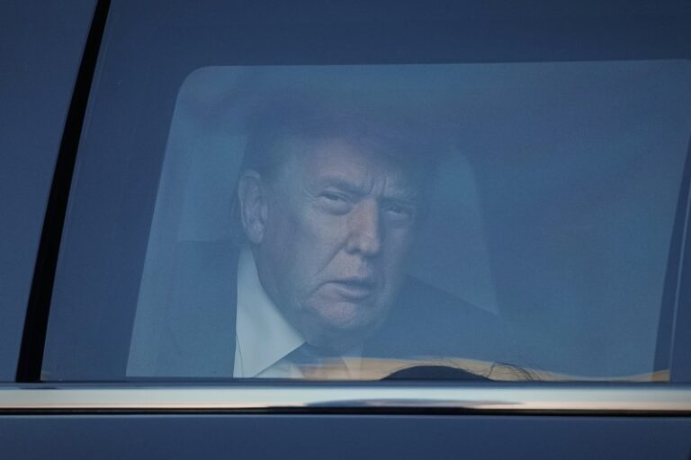 Tensión con EEUU: Milei quiso mantener en secreto que Trump mandó un avión con deportados, pero se filtró