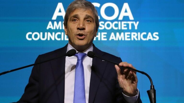 Luis Caputo defendió la restricción al «rulo» con el CCL: «Se cortó un kiosco de unos pocos»